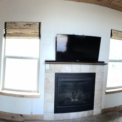 Stone Canyon Inn - Panoramic view of the entry area/living room