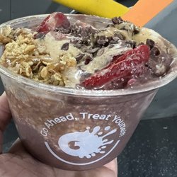 Frutango Juice Bar - STRAWBERRY CHOCO BANANA ACAI BOWL