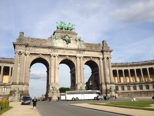Parc du Cinquantenaire by null