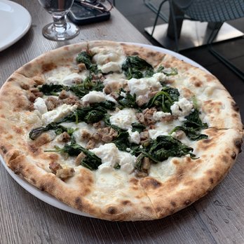 Del Lusso - Full of flavor - Pizza Near Me - Carlsbad, California