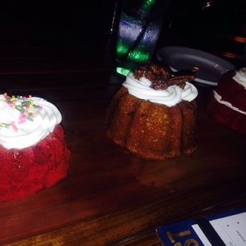 River Roast - Red Velvet & Carrot Cake Bundt Cakes - American Near Me - Chicago, Illinois River Roast - Red Velvet & Carrot Cake Bundt Cakes - American Near Me - Chicago, Illinois