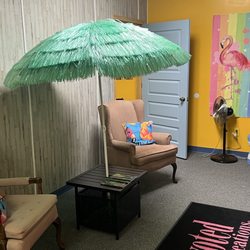 Buntastic Tan - Waiting area