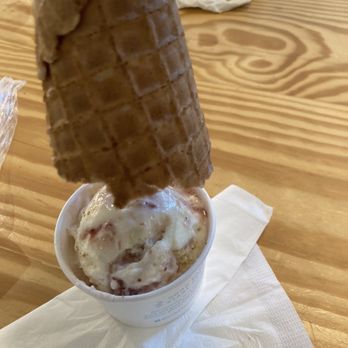 Optimist Hall - Ice cream - strawberry shortcake - Food Court Near Me - Charlotte, North Carolina
