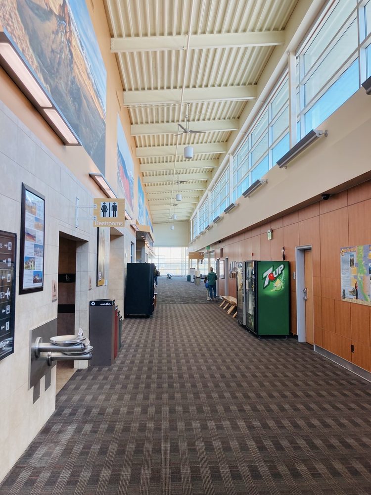 YELLOWSTONE REGIONAL AIRPORT Updated October 2024 34 Photos & 14