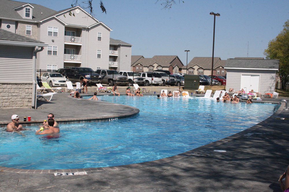 ROOS POOL & SPA Updated May 2024 12 Mississippi, Kosciusko