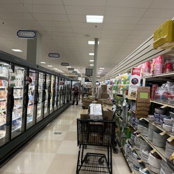 Harris Teeter - Stocking shelves and frozen foods - Grocery Near Me - Raleigh, North Carolina Harris Teeter - Stocking shelves and frozen foods - Grocery Near Me - Raleigh, North Carolina