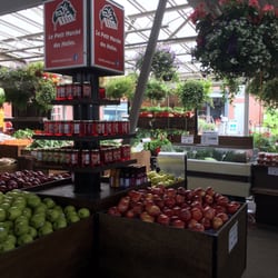 Le Marché les Halles d'Anjou - Fruits and local jams