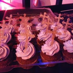 a tray of cupcakes