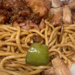 Lomein with bourbon chicken and peppered chicken