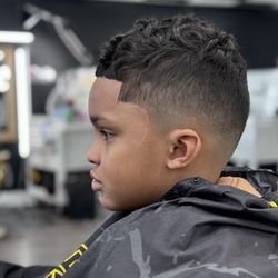 Luxury Lounge Barbershop
