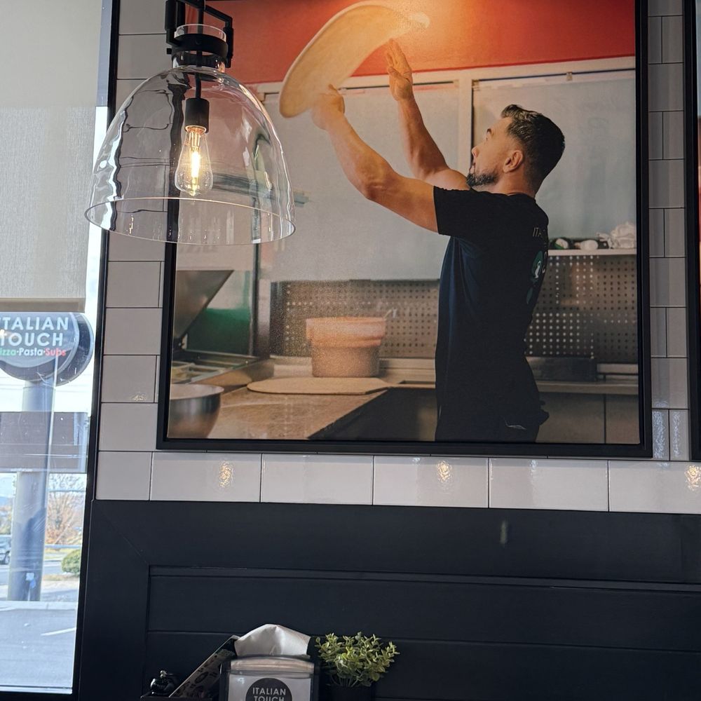 Italian Touch Pizza - Loved the art and lights - Italian Near Me - Woodstock, Virginia