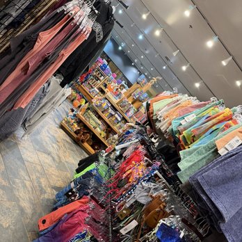 Yosemite View Lodge - Clothing & swimwear - Resorts Near Me - El Portal, California
