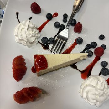 19 Restaurant & Lounge - Cheese cake with berries, yum! - American Near Me - Laguna Woods, California 19 Restaurant & Lounge - Cheese cake with berries, yum! - American Near Me - Laguna Woods, California