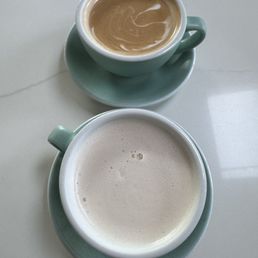 Cappuccino (top), chai latte (bottom) - disappointing and served lukewarm :(