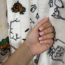 Bellerose Nail & Spa - Gel French manicure
