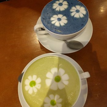 Himalayan Coffee House - Matcha latte and butterfly tea (blue matcha) latte - Coffee & Tea Near Me - Toronto, Ontario