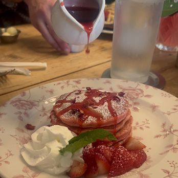 Little Hen - Rose pancakes - Breakfast & Brunch Near Me - Weston, Florida Little Hen - Rose pancakes - Breakfast & Brunch Near Me - Weston, Florida