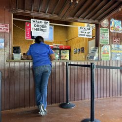 La Reine Chicken Shack - Walk up counter for ordering