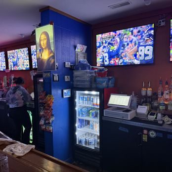 Small Bar South End - Dive Bars Near Me - Charlotte, North Carolina Small Bar South End - Dive Bars Near Me - Charlotte, North Carolina