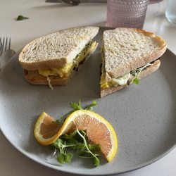 OneSixtyFive - Excellent breakfast sandwich
