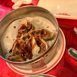Hong Kong 70 - Empanadillas de pato con foie flambeado - duck dumplings with foie gras
