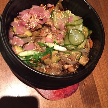Earls Kitchen + Bar - Canadian (New) Near Me - Edmonton, Alberta Earls Kitchen + Bar - Canadian (New) Near Me - Edmonton, Alberta