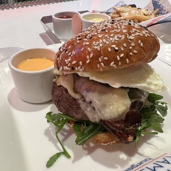 Gordon Ramsay Burger Las Vegas - Burgers Near Me - Las Vegas, Nevada