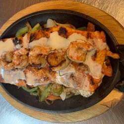 Plaza Del Mariachi - I recommend this dish called pollo Cancún. Is the best.