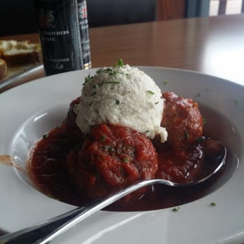 Agliolio - Momma's Meatballs w/ Ricotta appetizer - Italian Near Me - Boynton Beach, Florida