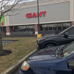 Giant Food Store