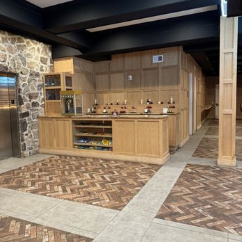 LOGAN INN - Updated January 2026 - 402 Photos & 290 Reviews - 10 W