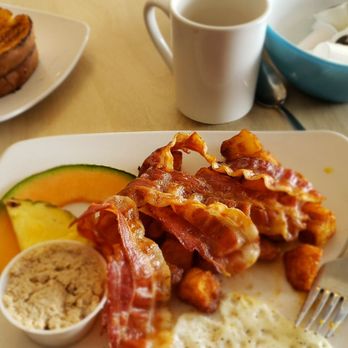 Eggspress - I had a regular breakfast with beans, croutons, two eggs, bacon, seasonal fruits, potatoes and toast. - Breakfast & Brunch Near Me - Saint-Constant, Quebec Eggspress - I had a regular breakfast with beans, croutons, two eggs, bacon, seasonal fruits, potatoes and toast. - Breakfast & Brunch Near Me - Saint-Constant, Quebec