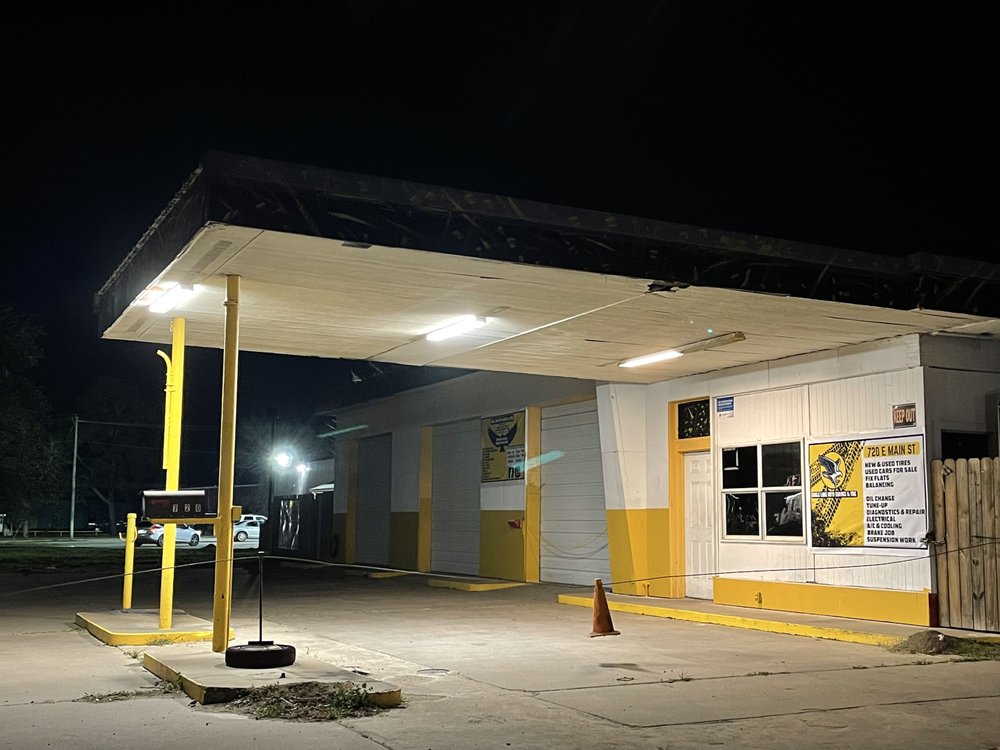 EAGLE LAKE AUTO SERVICE & TIRE 720 E Main St, Eagle Lake, Texas