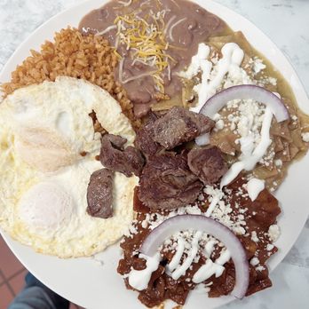 Nuevo Amanecer Restaurant - Chilaquiles with asada meat - Breakfast & Brunch Near Me - Springville, California Nuevo Amanecer Restaurant - Chilaquiles with asada meat - Breakfast & Brunch Near Me - Springville, California