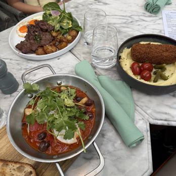 Mood - Shakshuka Steak&eggs chicken Kyiv - Breakfast & Brunch Near Me - Los Angeles, California