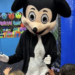 The mickey character with a dirty white shirt!!! The mickey character with a dirty white shirt!!!