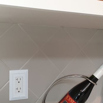 Glenn Construction - Love the grey/gray accent backsplash on the rest of the walls. - General Contractors Near Me