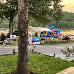 Arrowhead Resort - Live Music Outdoors!