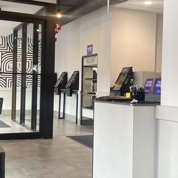 Taco Bell - The kiosk area where you can order - Fast Food Near Me - Evanston, Illinois