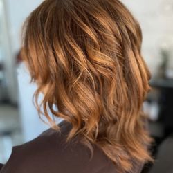 Orlando Salon & Spa - El color que elegí es un cobrizo intenso