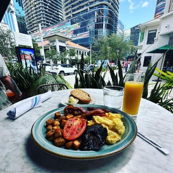 Balan's - Full Breakfast - Cocktail Bars Near Me - Miami, Florida