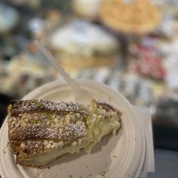 Primavera - Lemon ricotta cake