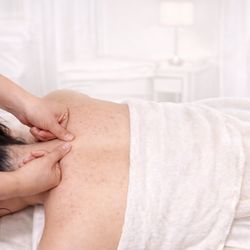 AI Massage Spa - Neck and shoulder massage focused on tension relief and relaxation.