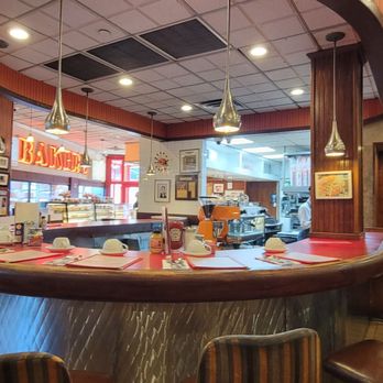 Junior's Restaurant - Interior - Bakeries Near Me - Brooklyn, New York