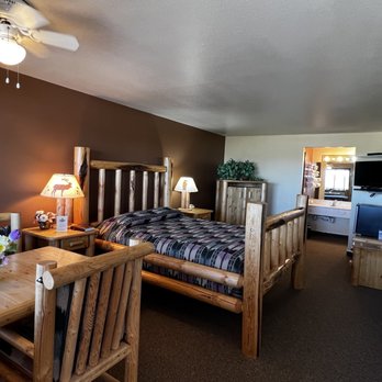 The Prairie Inn - Log Room - Hotels Near Me - Fairfield, Idaho The Prairie Inn - Log Room - Hotels Near Me - Fairfield, Idaho