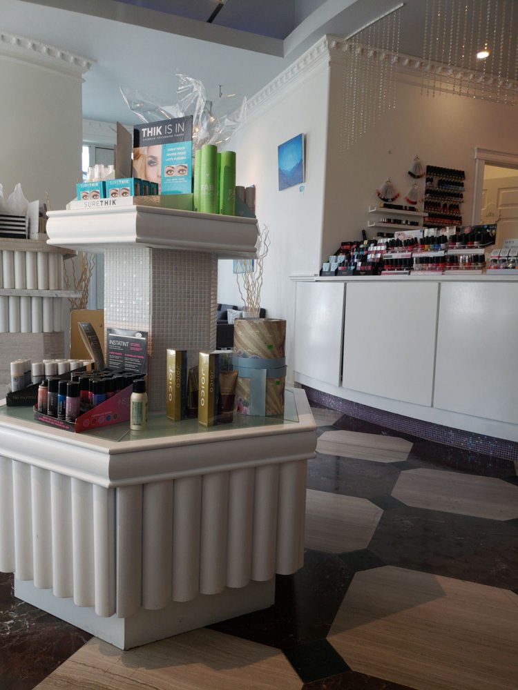 HEAD TO TOE Updated August 2024 108 Lambert Street, Whitehorse, Yukon Hair Salons Phone