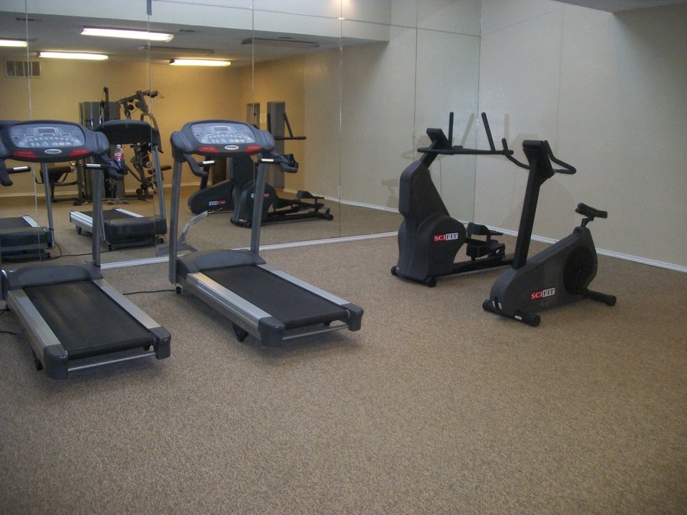 OAKWOOD CONDOS Updated June 2024 3800 Harwood Rd, Bedford, Texas