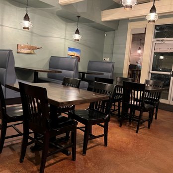 Dredge - Lots of seating. - Seafood Near Me - Irvington, Virginia