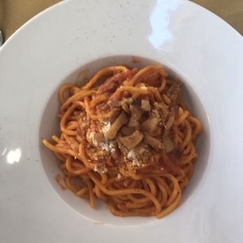 La Vacca M'Briaca - Pasta with pomodoro sauce and bacon - Roman Near Me - Rome, RM La Vacca M'Briaca - Pasta with pomodoro sauce and bacon - Roman Near Me - Rome, RM