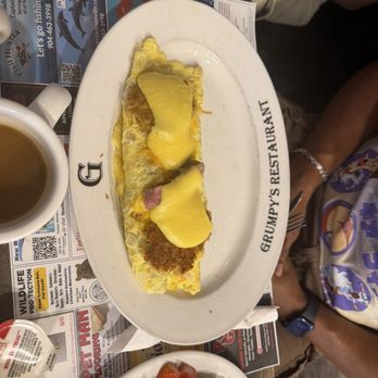 Grumpy's Restaurant - Surf and Turf omelette - Breakfast & Brunch Near Me - Neptune Beach, Florida
